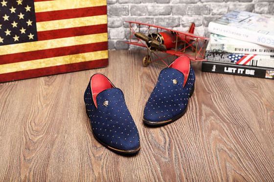 Slip On Men's Casual Shoes Custom Biru / Hitam Dengan Rivet Logam