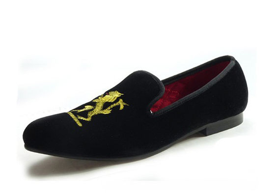 Singa bordir Pria Velvet Loafers buatan tangan Pria Hitam Velvet Slippers Untuk Pernikahan