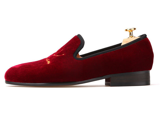 OEM Pria Velvet Loafers bordir Flat Casual Shoes Pria Sepatu Untuk Partai