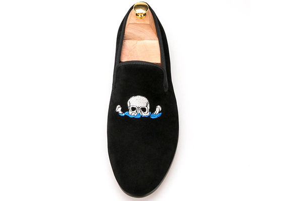 Casual Slipper Mens Velvet Loafers Dengan Dekorasi Bordir Tengkorak Khusus
