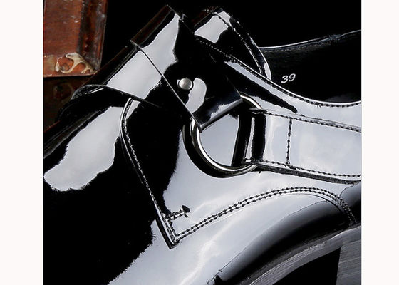 Pria Hitam Menyinari Pakaian Formal Sepatu Kulit Patent Gaya Oxford Dengan Logo Tercetak