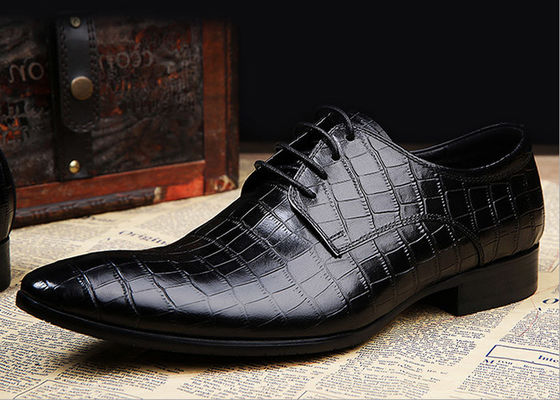 Desain Embossing Pria Paten Kulit Pakaian Sepatu Hitam renda Up Pakaian Sepatu