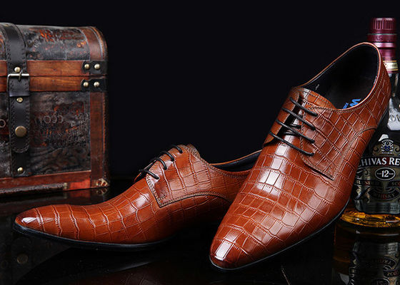Desain Embossing Pria Paten Kulit Pakaian Sepatu Hitam renda Up Pakaian Sepatu