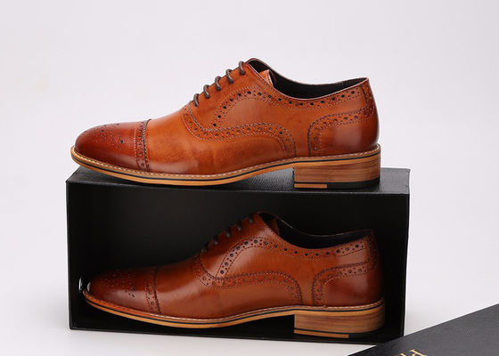 Gaya Inggris buatan tangan Sepatu Pakaian Pria Kulit Asli Oxford Brogues Sepatu Formal