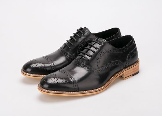 Gaya Inggris buatan tangan Sepatu Pakaian Pria Kulit Asli Oxford Brogues Sepatu Formal