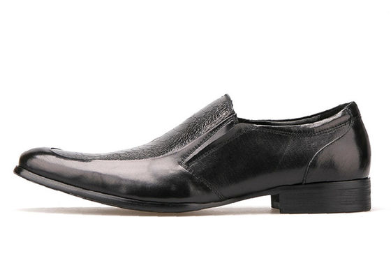 Pria tahan lama pakaian formal sepatu musim semi / musim gugur nyaman pria hitam slip pada sepatu