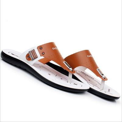 Sandal kulit asli pria outdoor buatan tangan Round Toe Pria Pantai Flip Flops