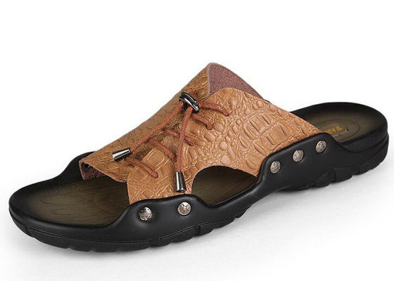 Sandal musim panas kulit pria pantai, sepatu kulit split khusus