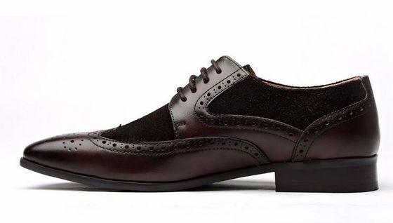 Kulit sapi kelas tinggi Pria Berkilau Kaki Sepatu Pakaian Fashion Brogue Sepatu Untuk Pria