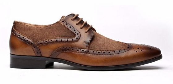 Kulit sapi kelas tinggi Pria Berkilau Kaki Sepatu Pakaian Fashion Brogue Sepatu Untuk Pria