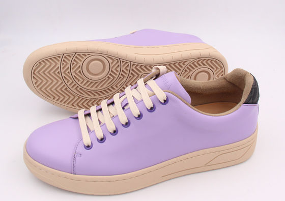 Wisteria Low Top Wanita Kulit Sneaker Round Toe Berbagai ukuran