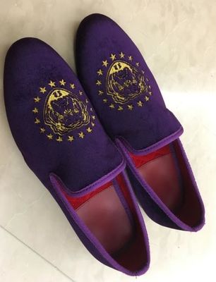Purple Men Velvet Slip On Loafers, Men Velvet Slipers bordir untuk pesta