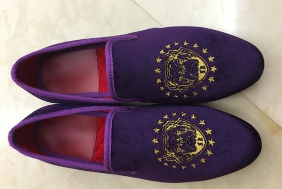 Purple Men Velvet Slip On Loafers, Men Velvet Slipers bordir untuk pesta
