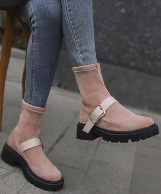 Dibuat di Italia Sepatu kulit wanita dengan kulit asli bagian atas dan tinggi tumit rendah