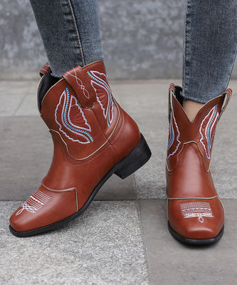 Western Cowgirl Tren fashion terbaru dengan sepatu bot kulit wanita dan modis