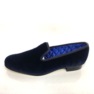 Pria modern yang sehat sepatu perahu, Slip On Loafers putih - bahan eko