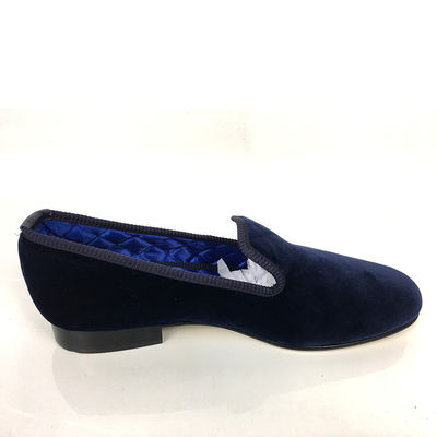 Pria modern yang sehat sepatu perahu, Slip On Loafers putih - bahan eko