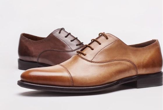 Bisnis / Pernikahan Pakaian Pria Sepatu Bullock Kulit Asli Dasi Up Brogues