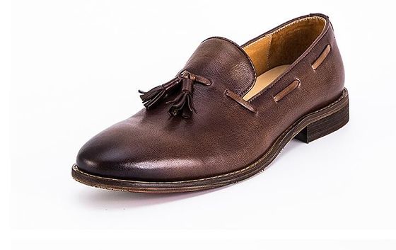 Lace Up Flat Heel Pria Slip On Sneakers Tinggi Top / Low Cut Soft Kulit Sneakers