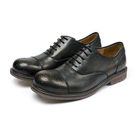 Black Round Toe Pria Casual Shoes Bernafas Bisnis Casual Sport Shoes