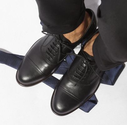 Sepatu Pria Kulit Asli Dengan Desain Jempol yang Nyaman