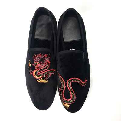 Slip On Pria Suede Hitam Tassel Loafers Dengan Kulit Merah