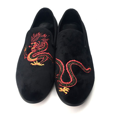 Slip On Pria Suede Hitam Tassel Loafers Dengan Kulit Merah