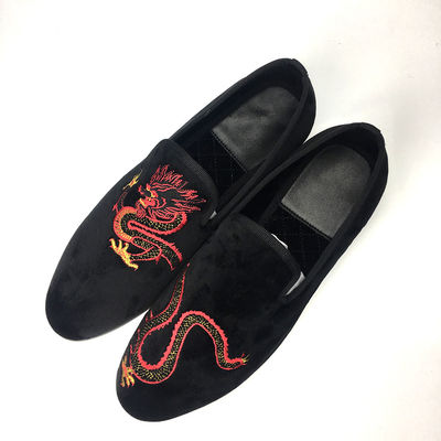 Slip On Pria Suede Hitam Tassel Loafers Dengan Kulit Merah