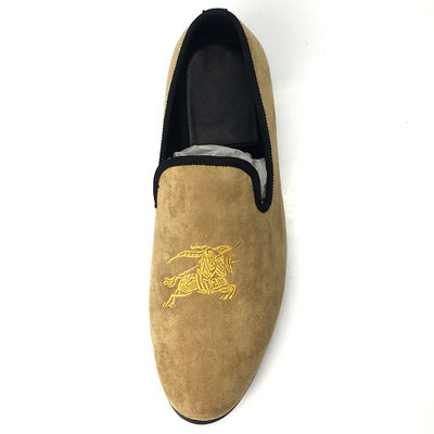 Tassel Men Velvet Loafers Bersulam dengan Sol Luar Karet
