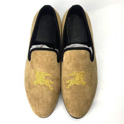 Tassel Men Velvet Loafers Bersulam dengan Sol Luar Karet