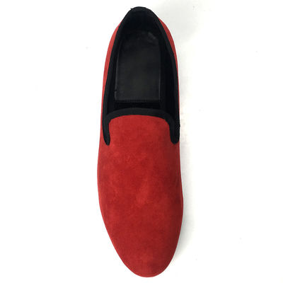 Gaya Royal Pria Slipper Velvet Men Broded Velvet Burgundy Loafers
