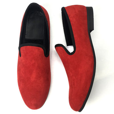 Gaya Royal Pria Slipper Velvet Men Broded Velvet Burgundy Loafers