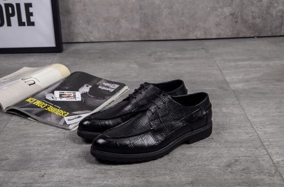 Black Slip on Round Toe Men Formal Dress Sepatu Musim Semi / Musim Gugur Nyaman