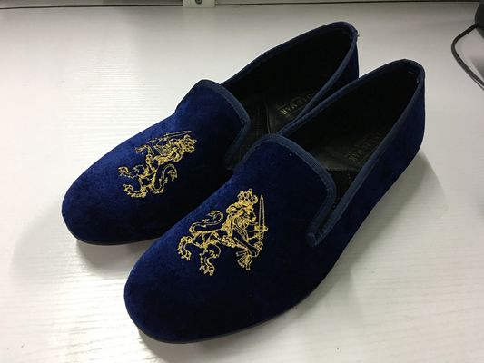 Pria tahan lama Velvet Loafers Round Toe Pria Biru Suede Slip On Shoes