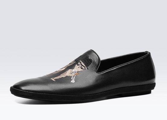 Hand Painted flat soft leather loafers, dicetak pria loafers berpola