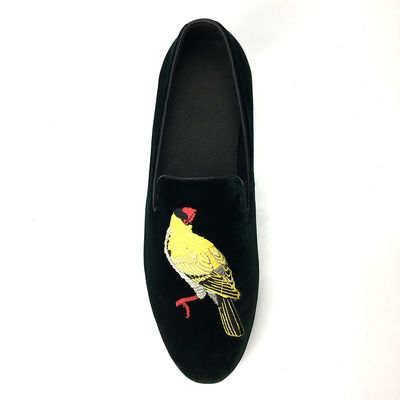 Men Velvet Loafers Nyaman Pakai Loafers Kulit Suede Hitam tahan