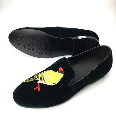Men Velvet Loafers Nyaman Pakai Loafers Kulit Suede Hitam tahan