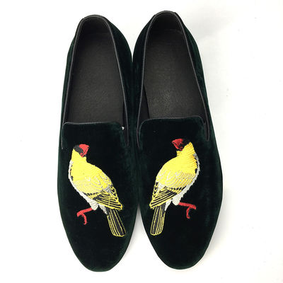 Men Velvet Loafers Nyaman Pakai Loafers Kulit Suede Hitam tahan