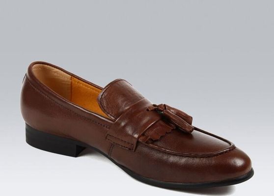 Sepatu pria asli Tassel Loafers / Sepatu pakaian kulit suede ODM